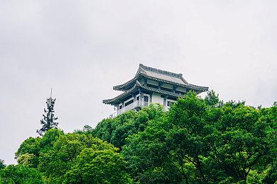 索尼发布PS Plus广告 数百款游戏带你冒险